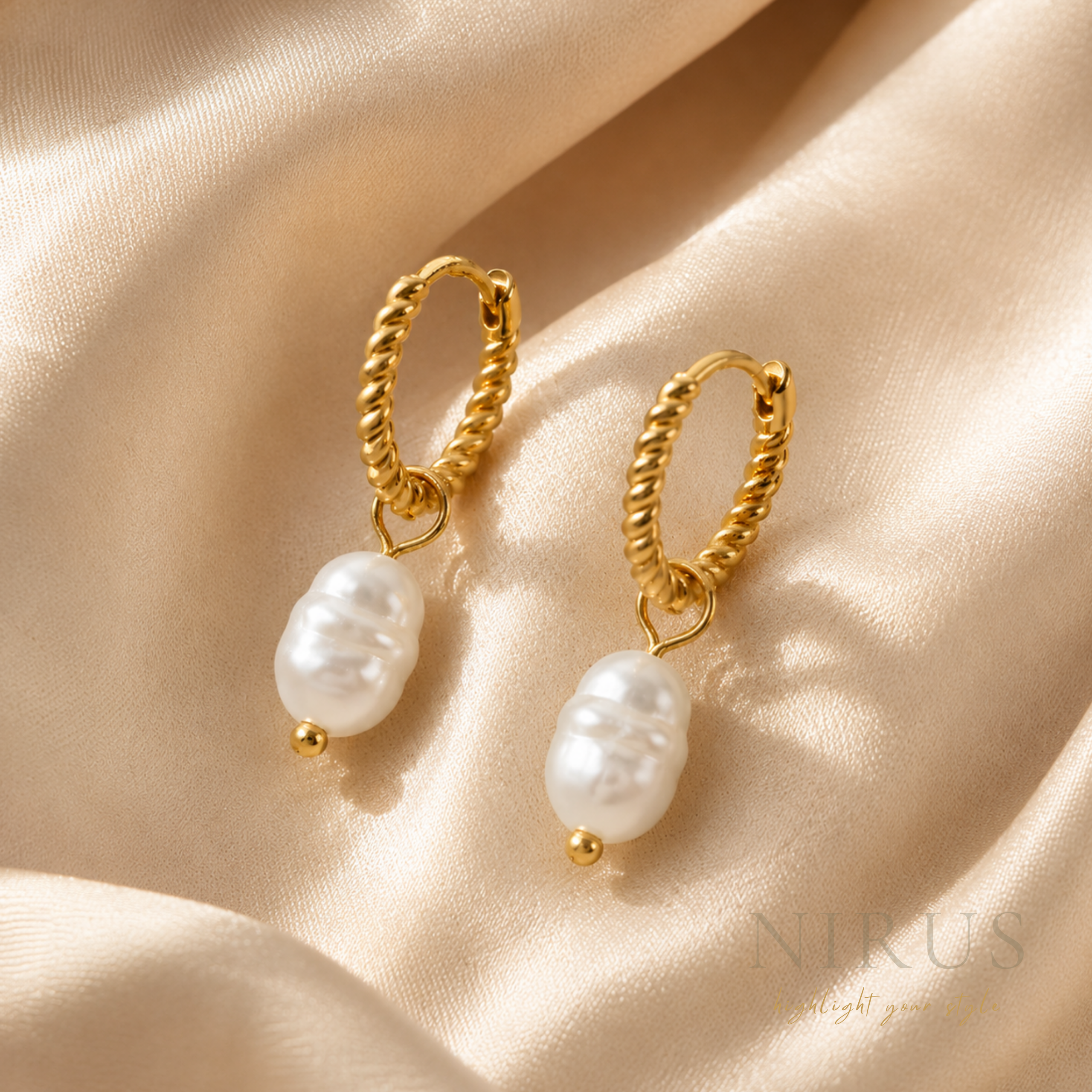 Torsade Pearl Hoops