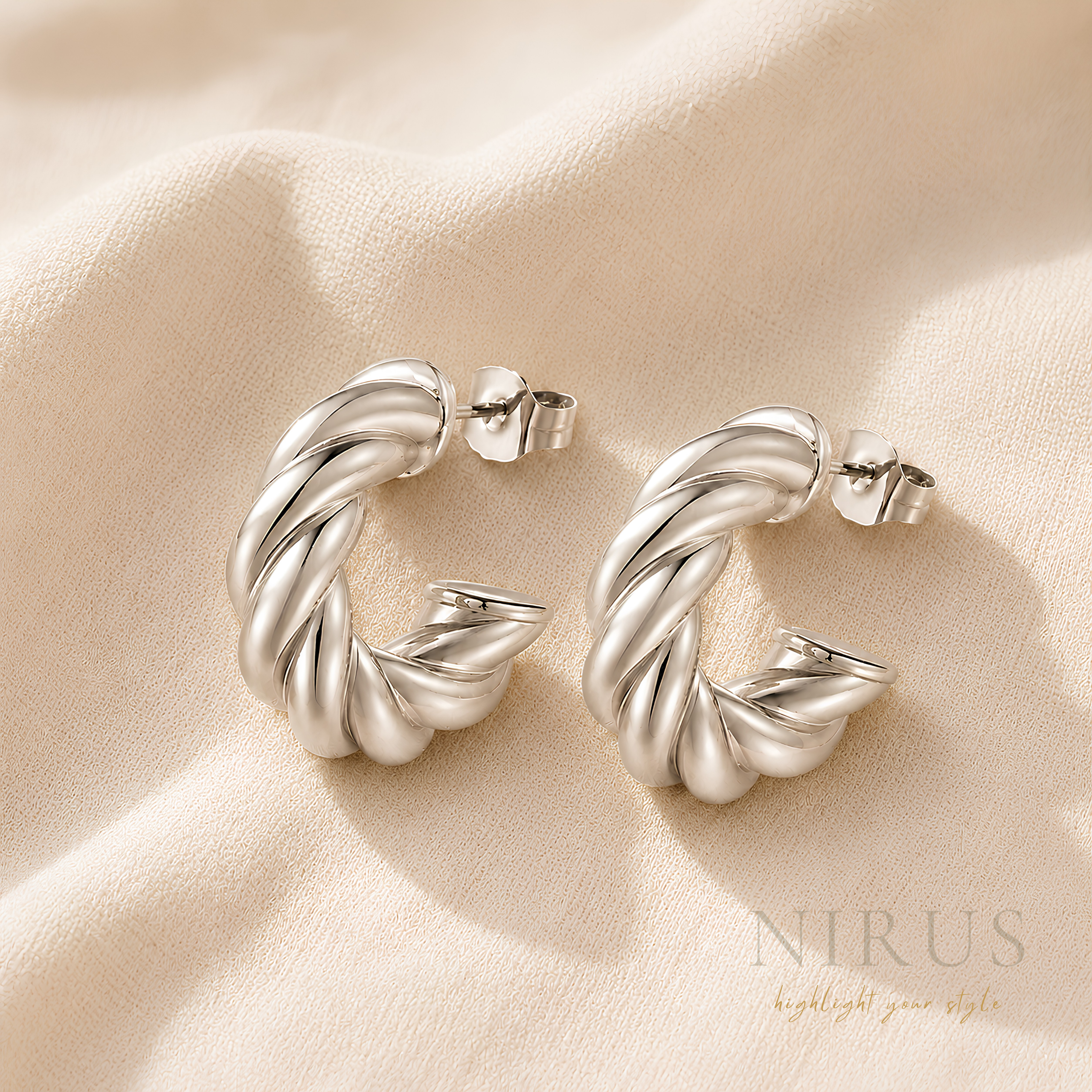 Torsade Hoop Studs
