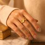 Papillon Hollow Ring